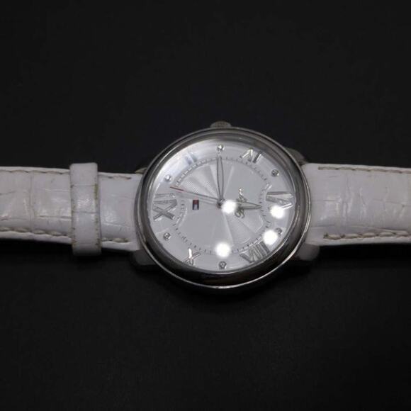 Hilfiger Ladies Watch White, Leather Band, NEW BATTERY - Picture 14 of 16